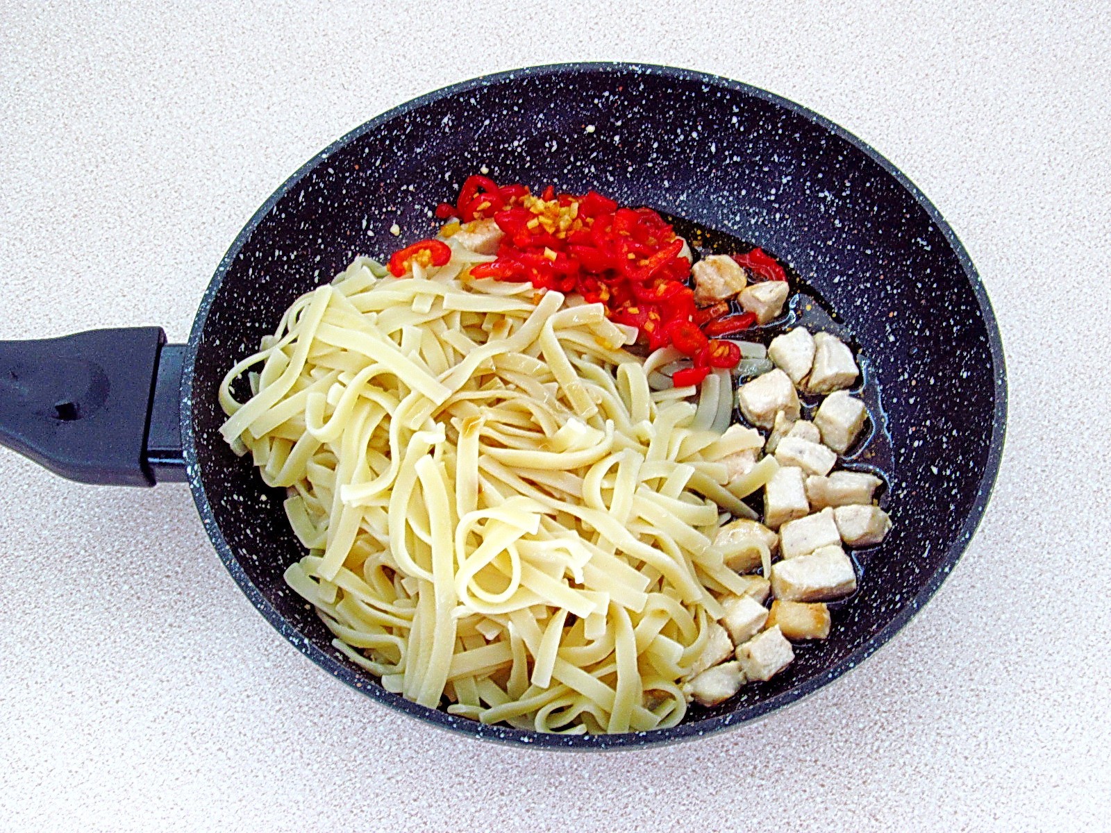 Шаг 9 приготовления Лапша с курицей в китайском стиле