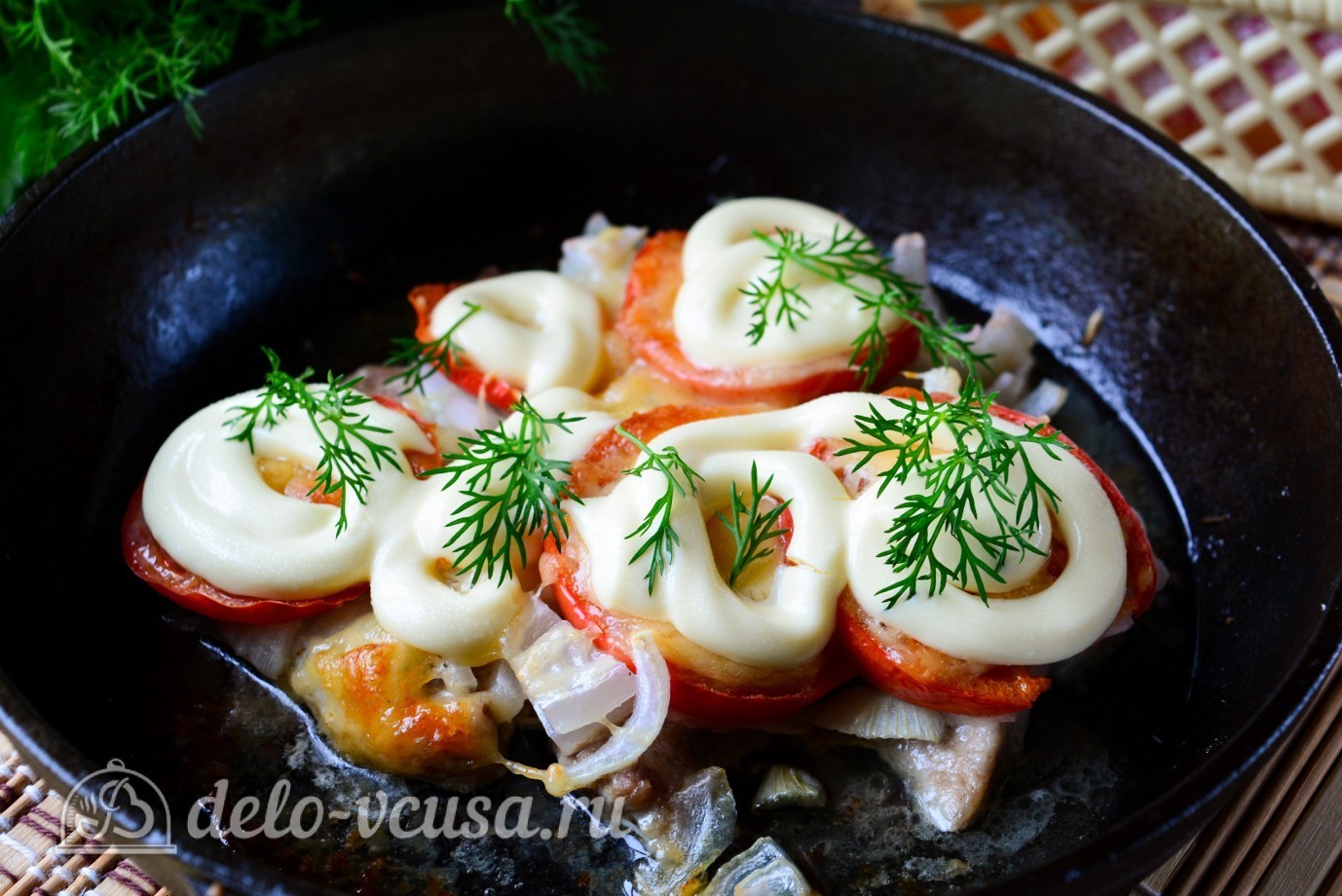 Фото рецепта Мясо по-французски из свинины с помидорами