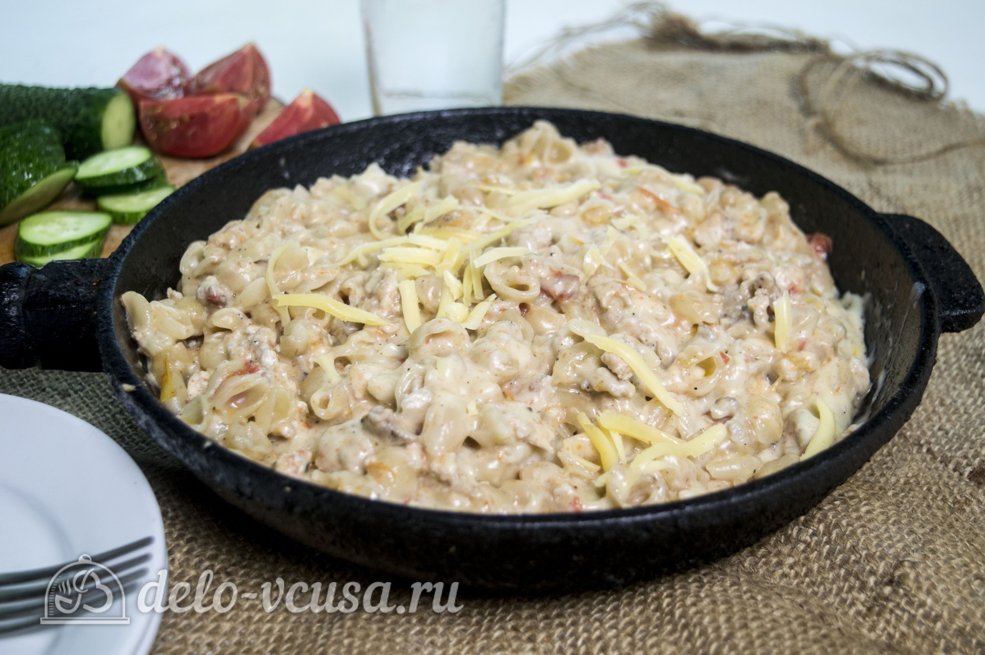 Обложка рецепта Макароны с курицей и сырным соусом