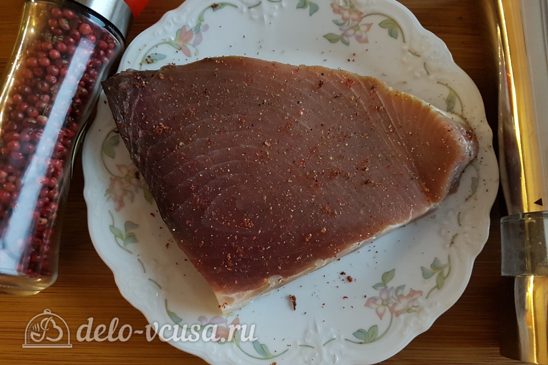 Шаг 1 приготовления Салат с тунцом, айвой и авокадо