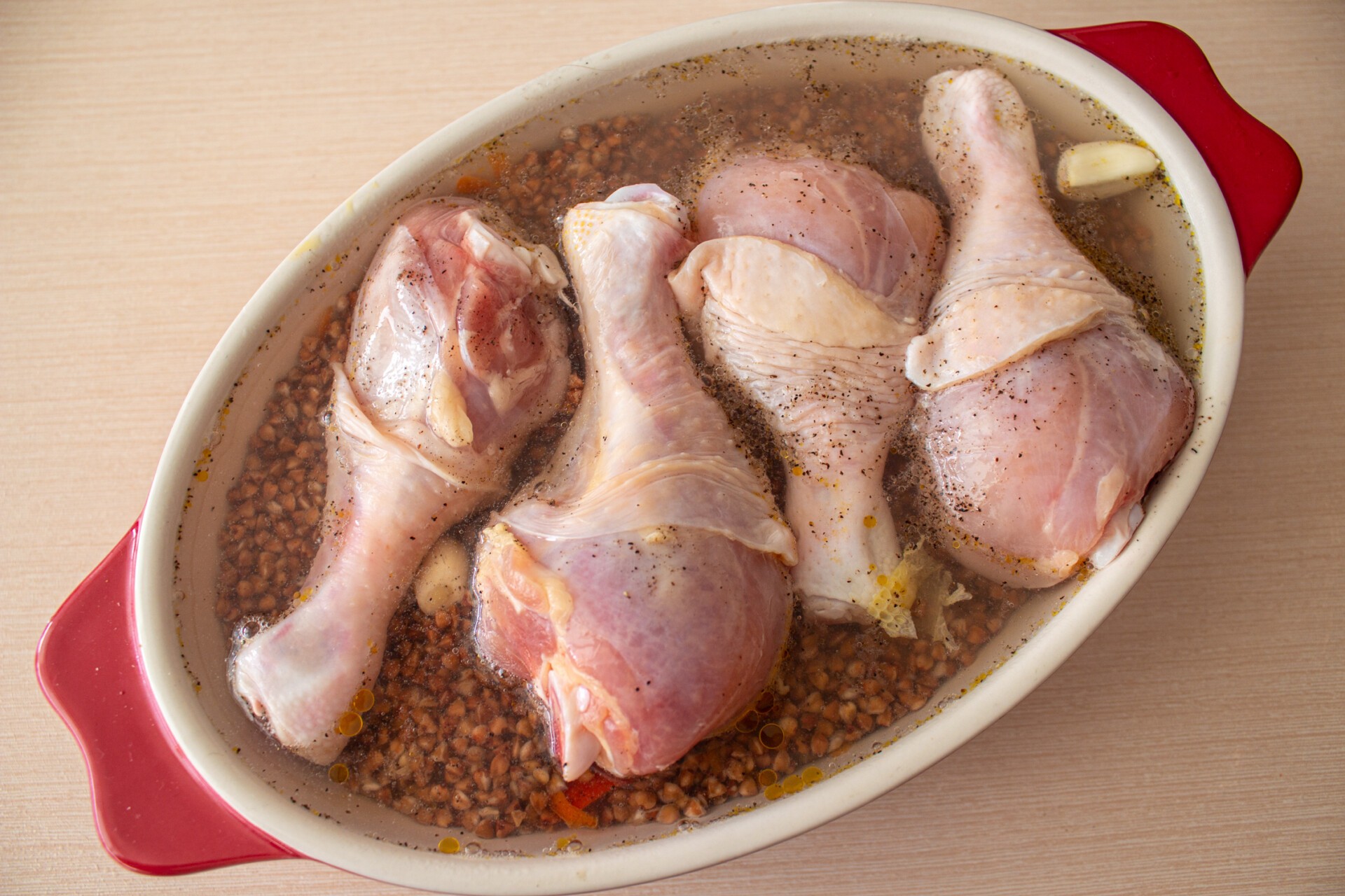 Шаг 9 приготовления Курица с гречкой в духовке