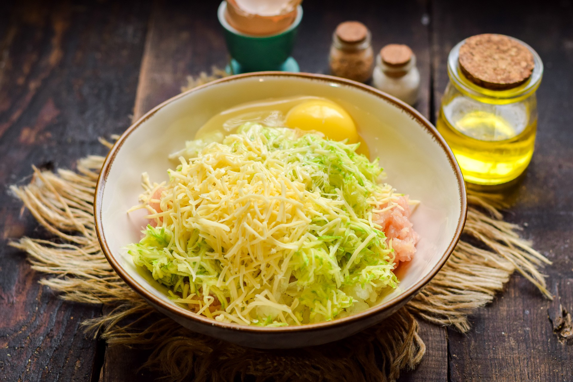Шаг 5 приготовления Куриные котлеты с кабачком и сыром в духовке