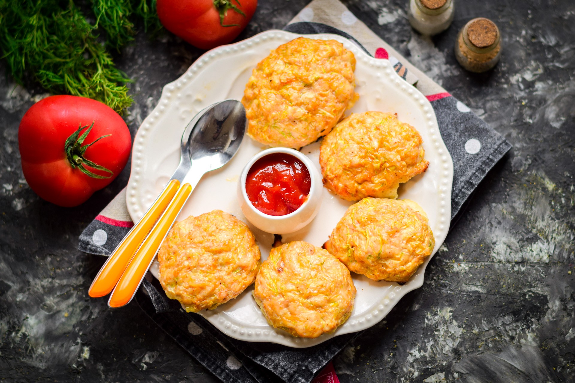 Шаг 8 приготовления Куриные котлеты с кабачком и сыром в духовке