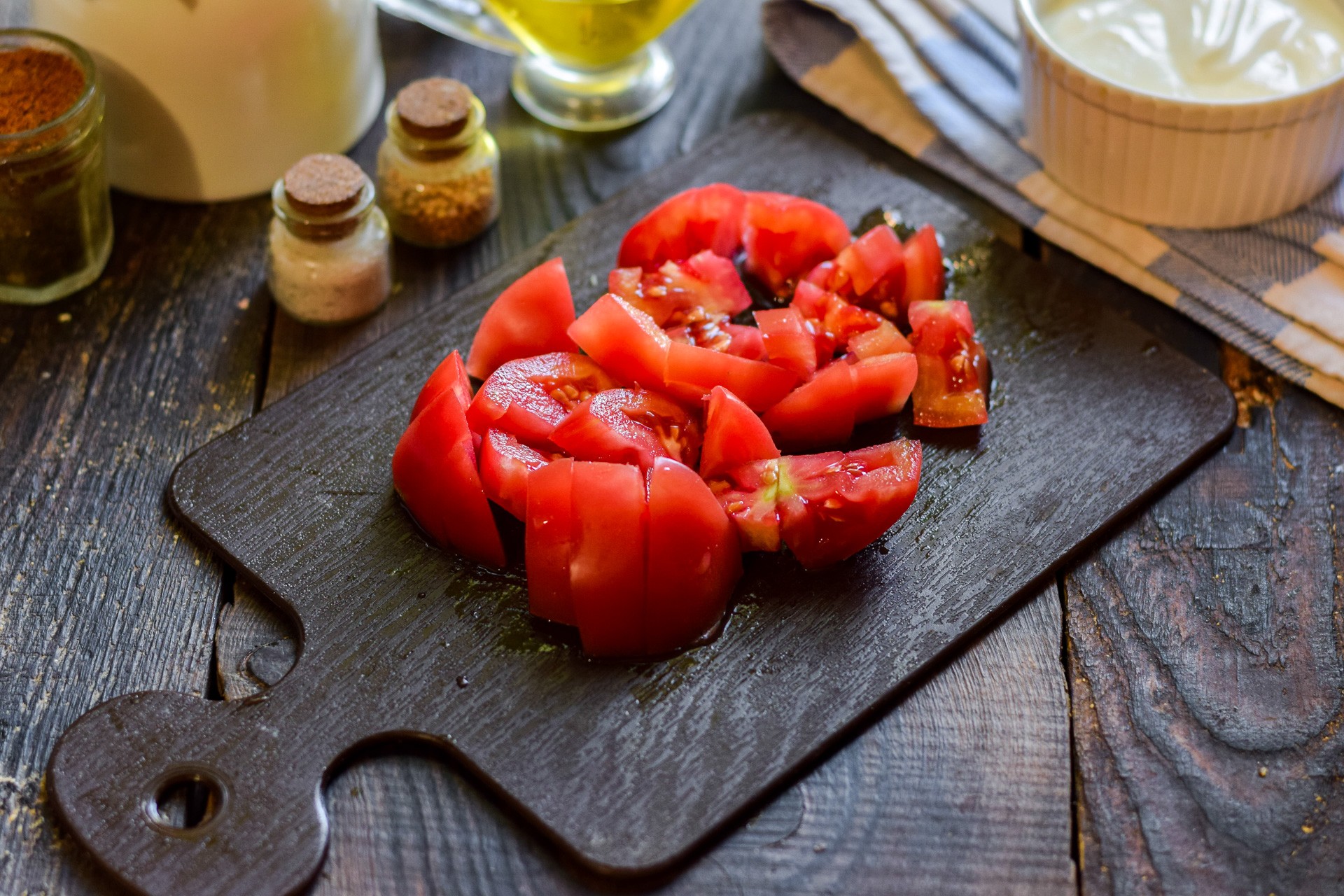 Шаг 3 приготовления Куриные сердечки и печень с кабачками в сметане