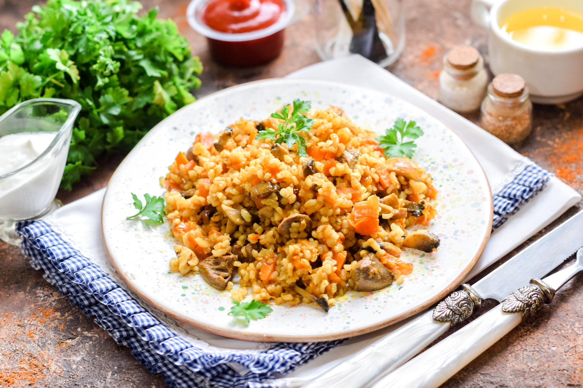 Фото рецепта Булгур с куриными сердечками и грибами