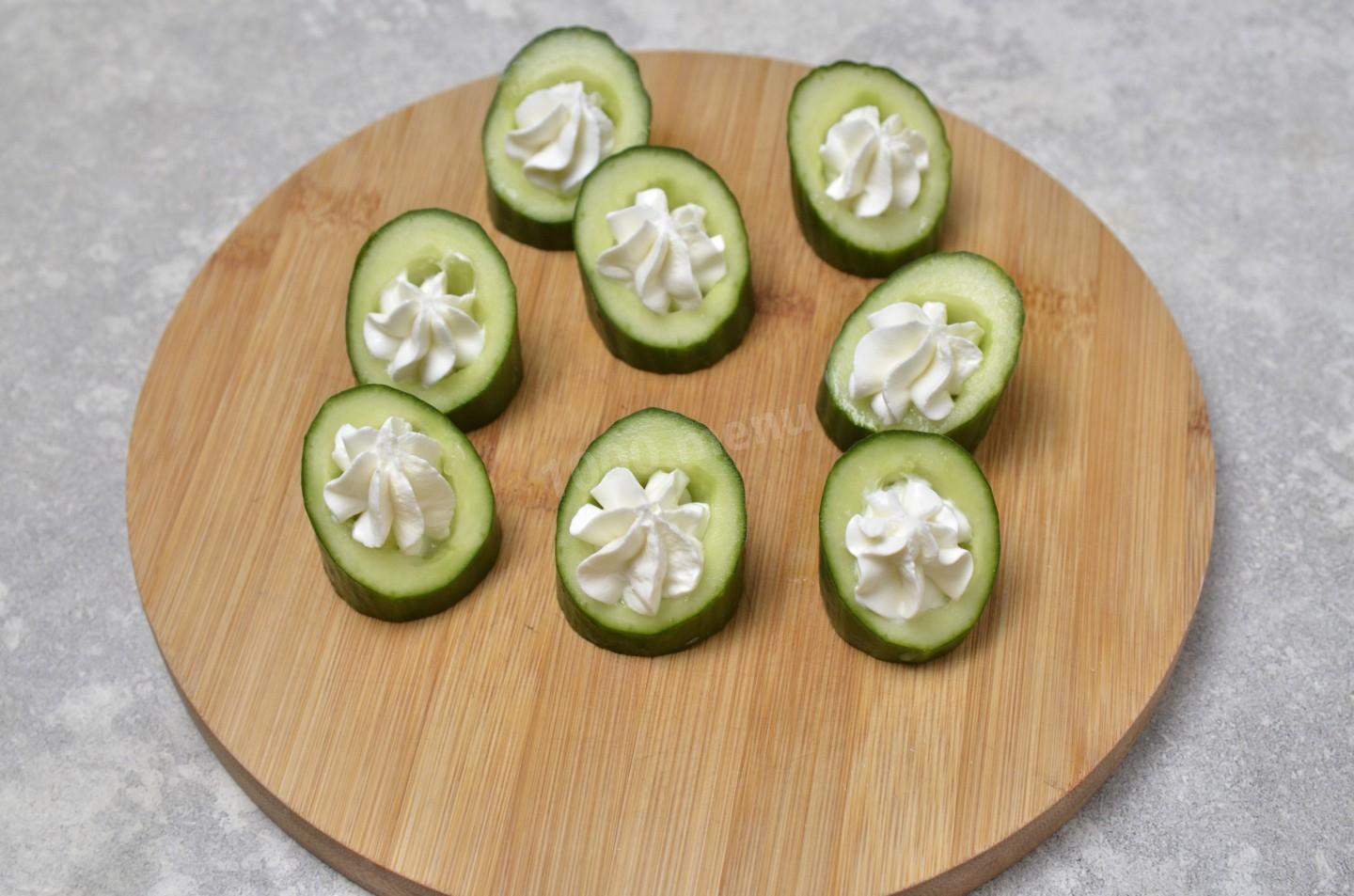 Шаг 5 приготовления Закуска из огурцов