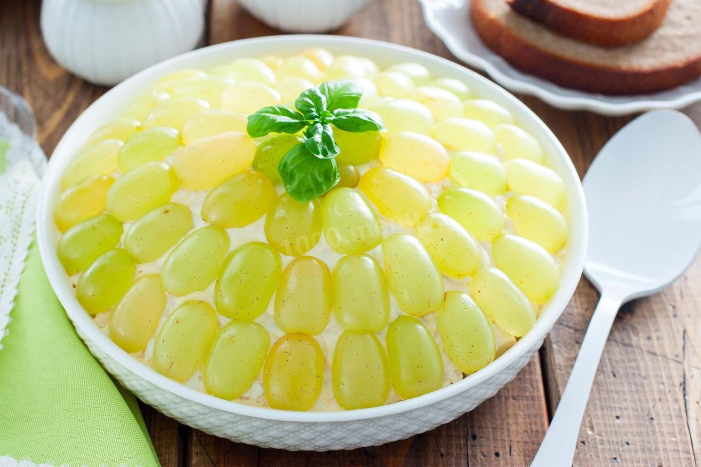 Шаг 1 приготовления Салат Тиффани с виноградом и курицей