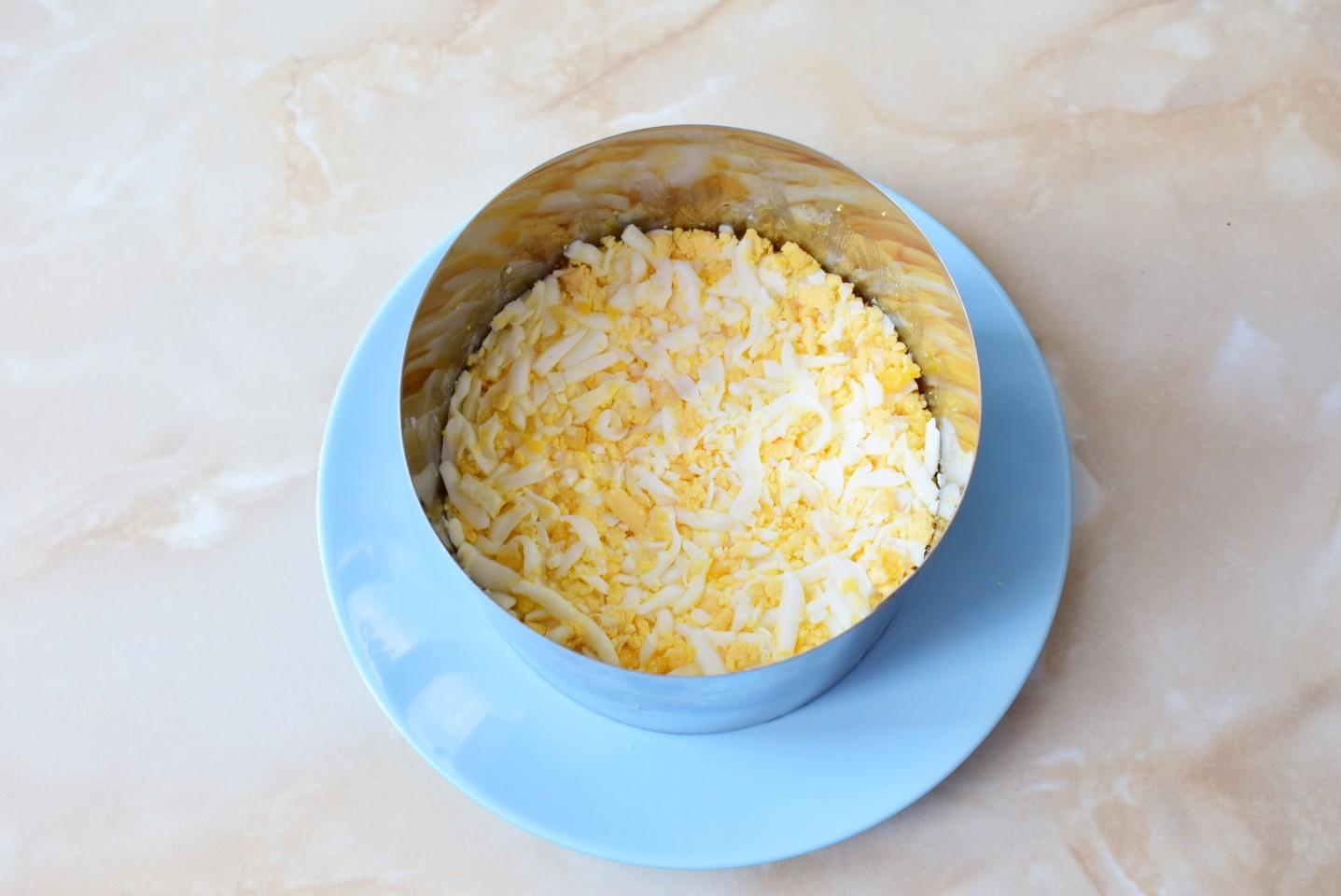 Шаг 6 приготовления Салат с шампиньонами и сыром