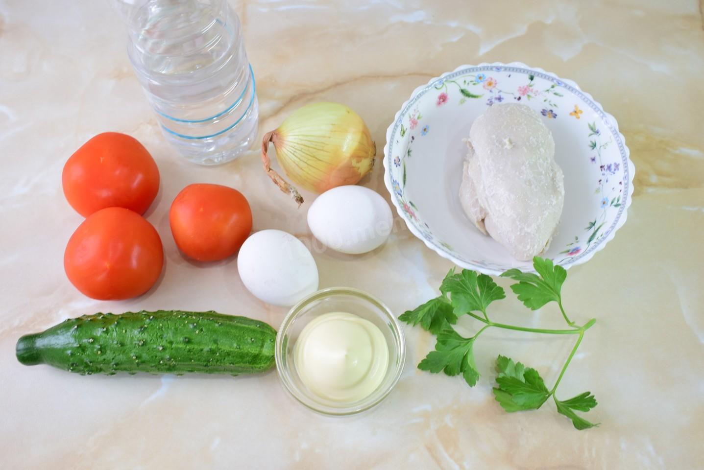 Шаг 1 приготовления Салат с курицей и луком маринованным