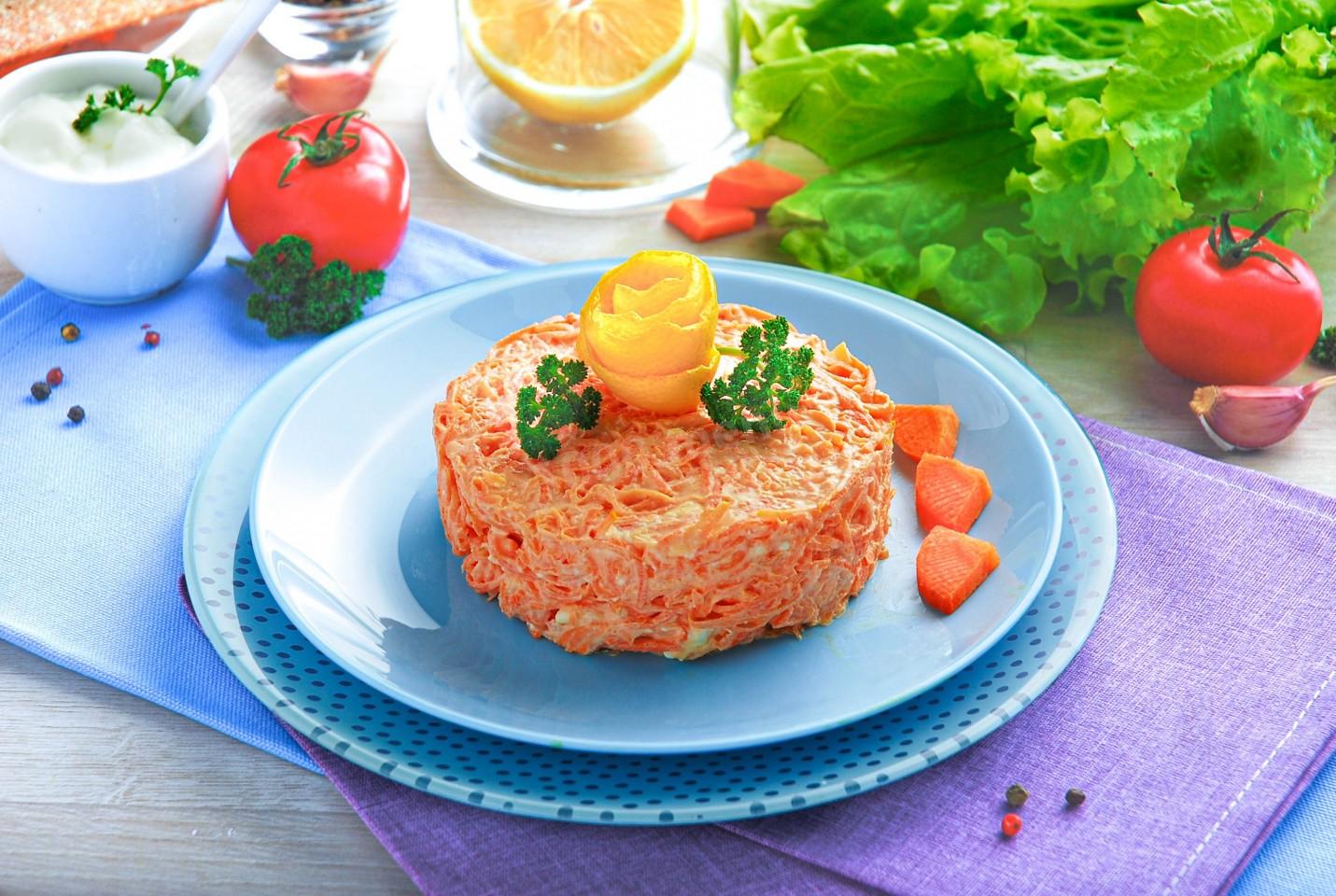 Шаг 8 приготовления Салат Рыжик с морковью и сыром классический