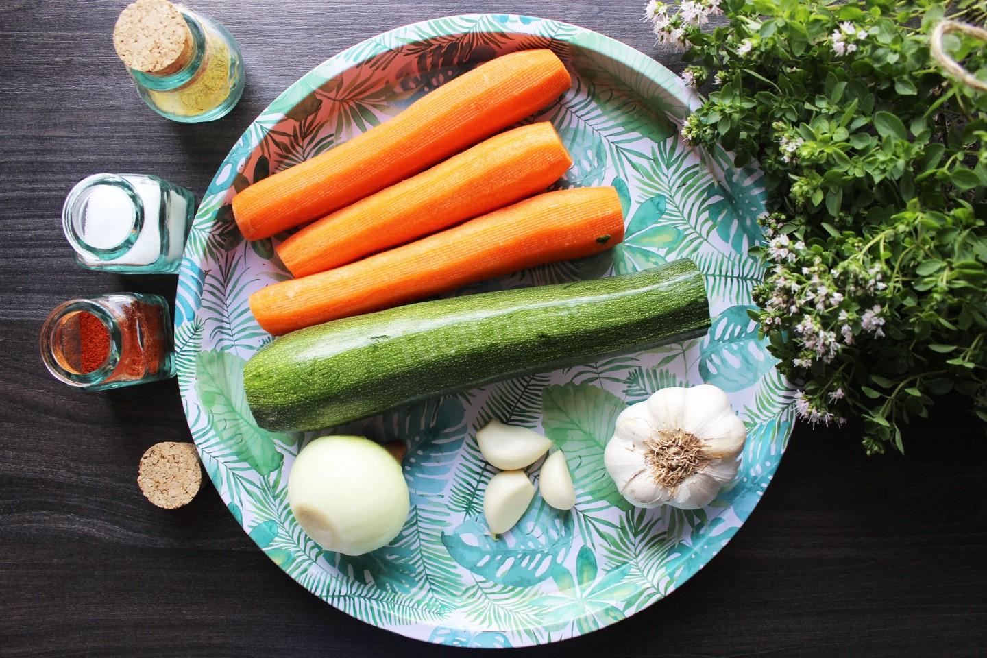 Шаг 2 приготовления Салат с соевым соусом и овощами