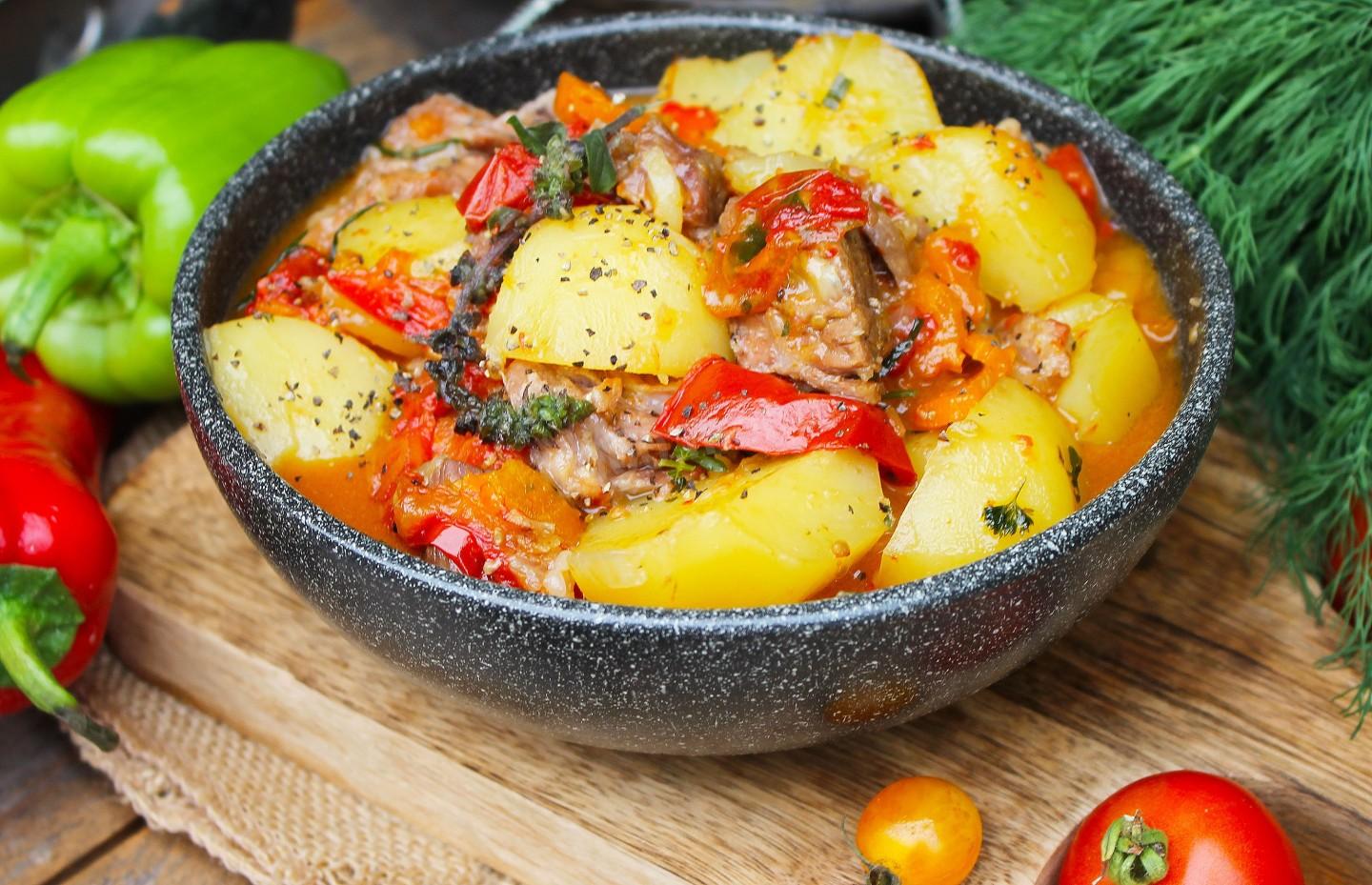Шаг 13 приготовления Хашлама из говядины с картофелем в казане на пиве