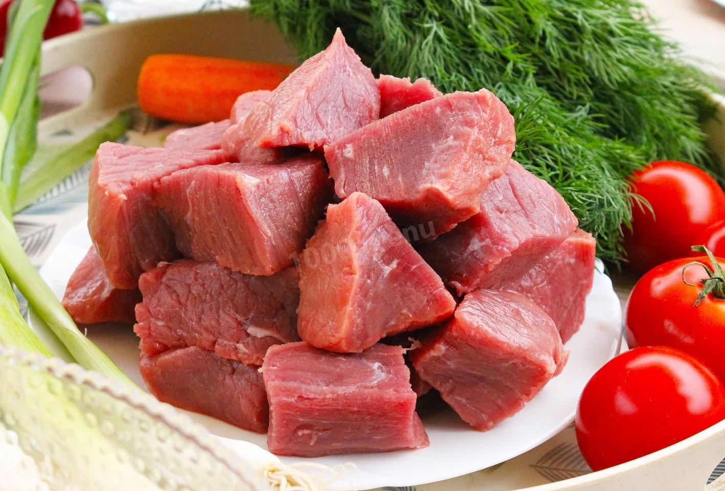 Шаг 2 приготовления Хашлама из говядины с картофелем в казане на пиве