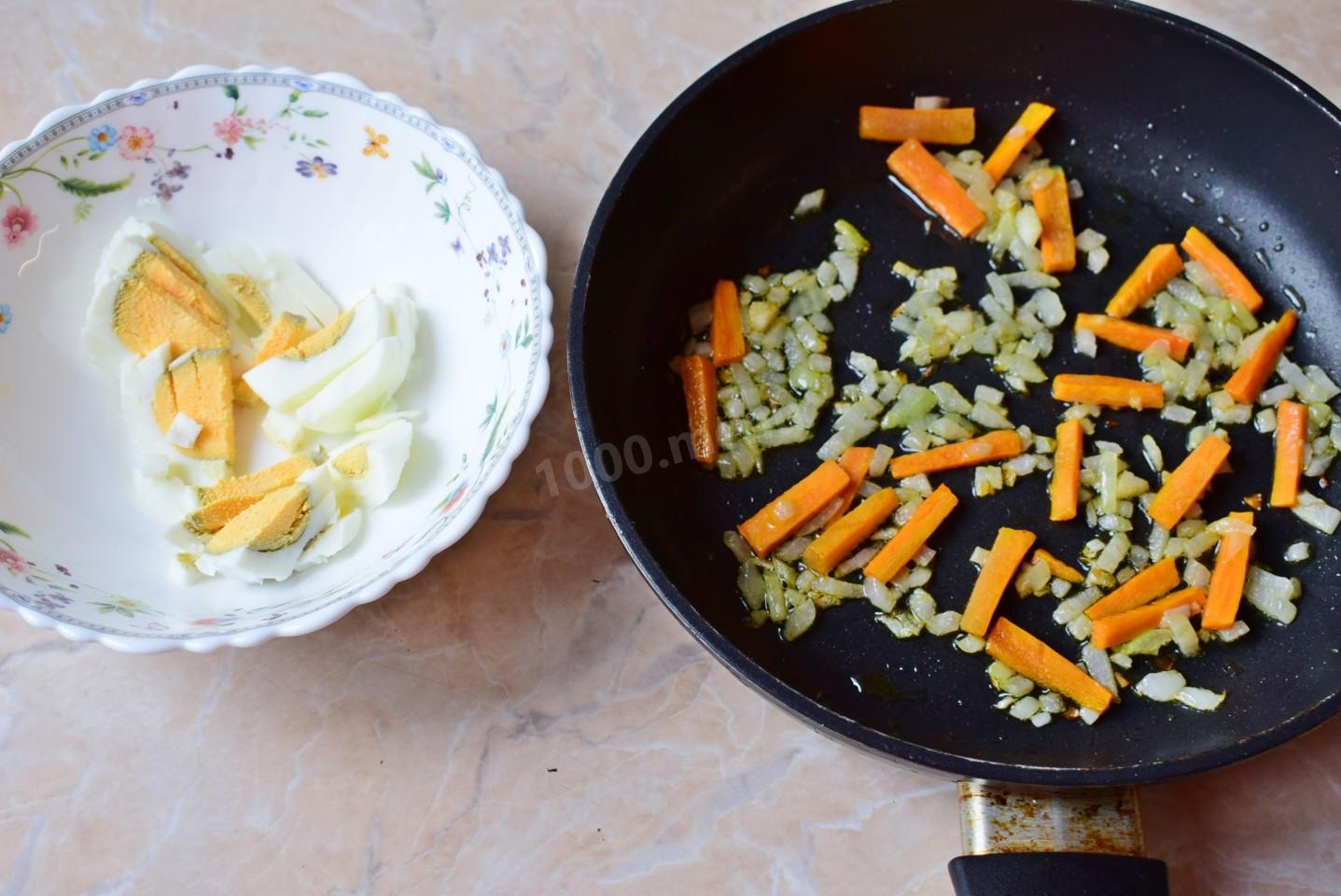 Шаг 4 приготовления Куриный суп с лапшой и яйцом