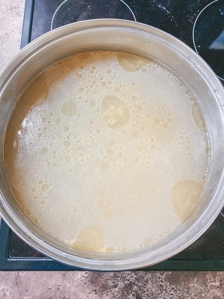Шаг 1 приготовления Острый томатный суп из говядины с кукурузой, фасолью, соусом