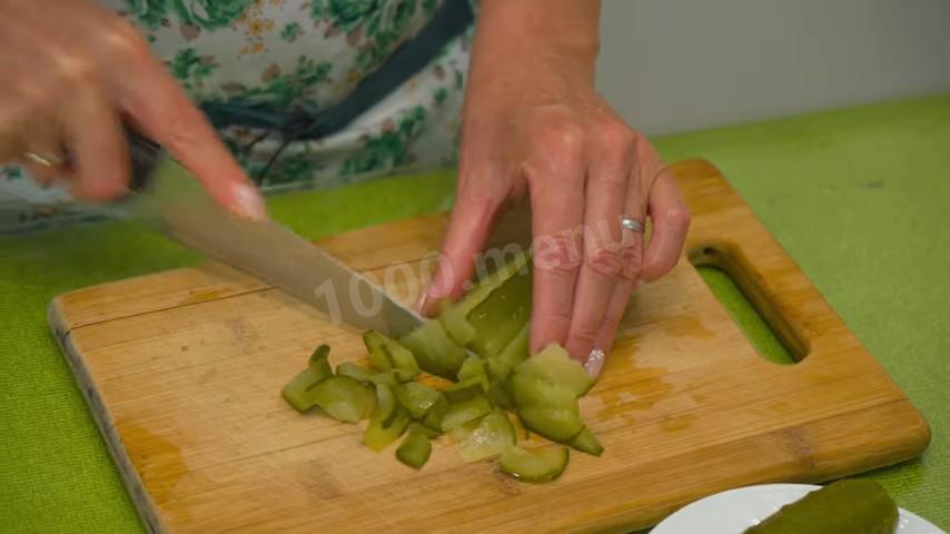 Шаг 26 приготовления Солянка с говядиной, колбасой и свиными ребрышками