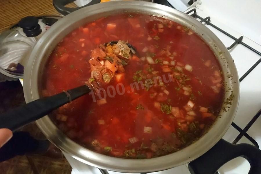 Обложка рецепта Вкусный борщ на пару в сковороде вок