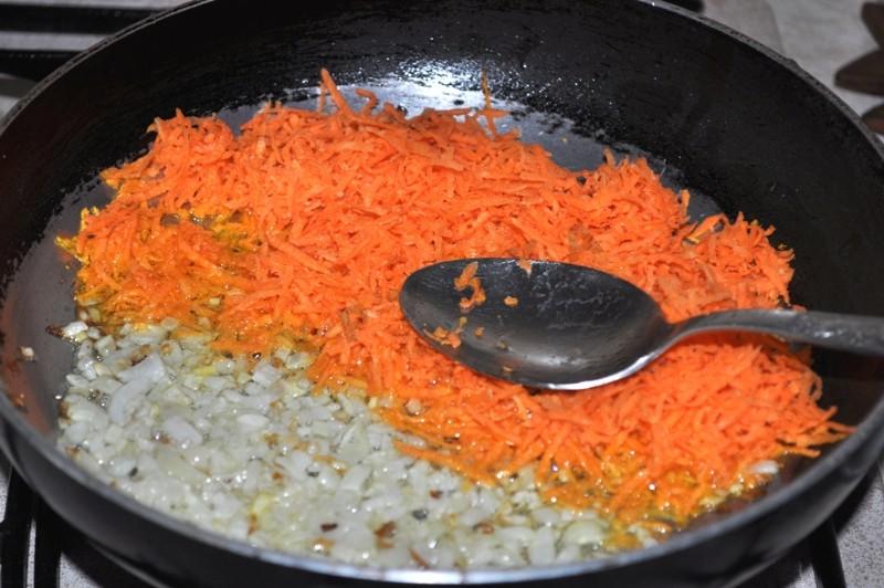 Шаг 5 приготовления Суп чечевичный куриный с картошкой и зеленью