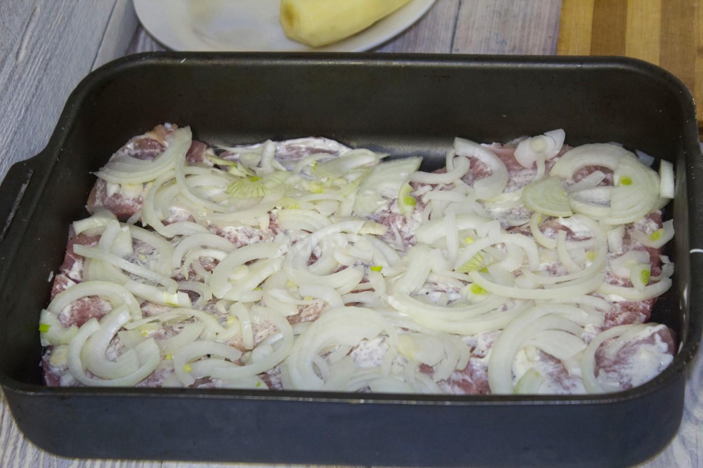 Шаг 8 приготовления Мясо по королевски в духовке