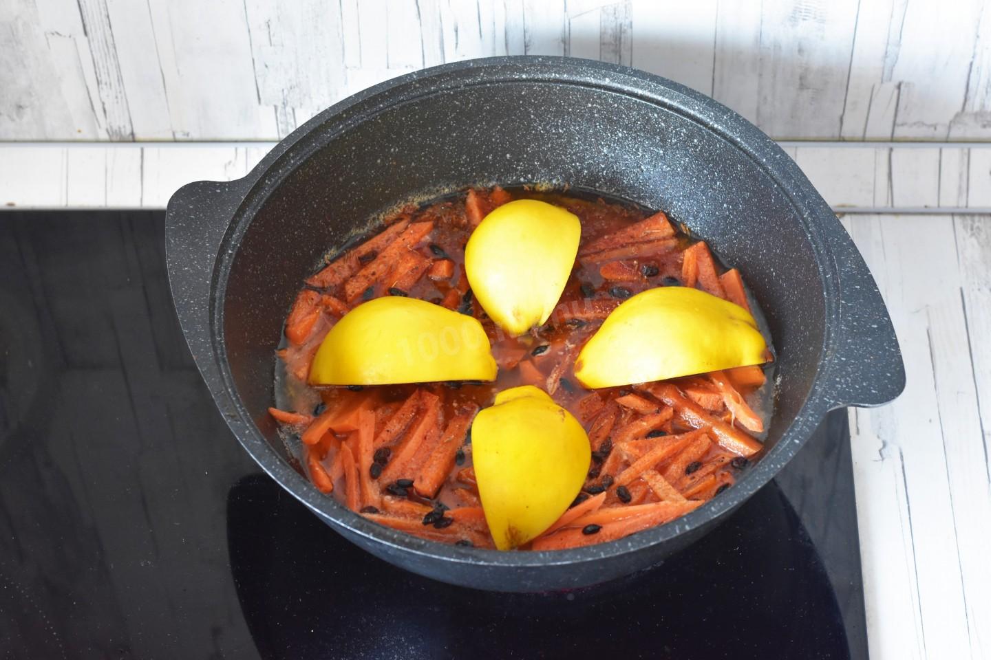 Шаг 15 приготовления Плов с айвой и мясом по узбекски