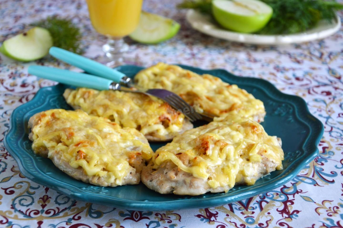 Шаг 9 приготовления Куриное филе с яблоками в духовке