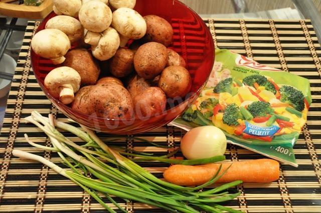 Шаг 1 приготовления Картофельная запеканка с грибами постная