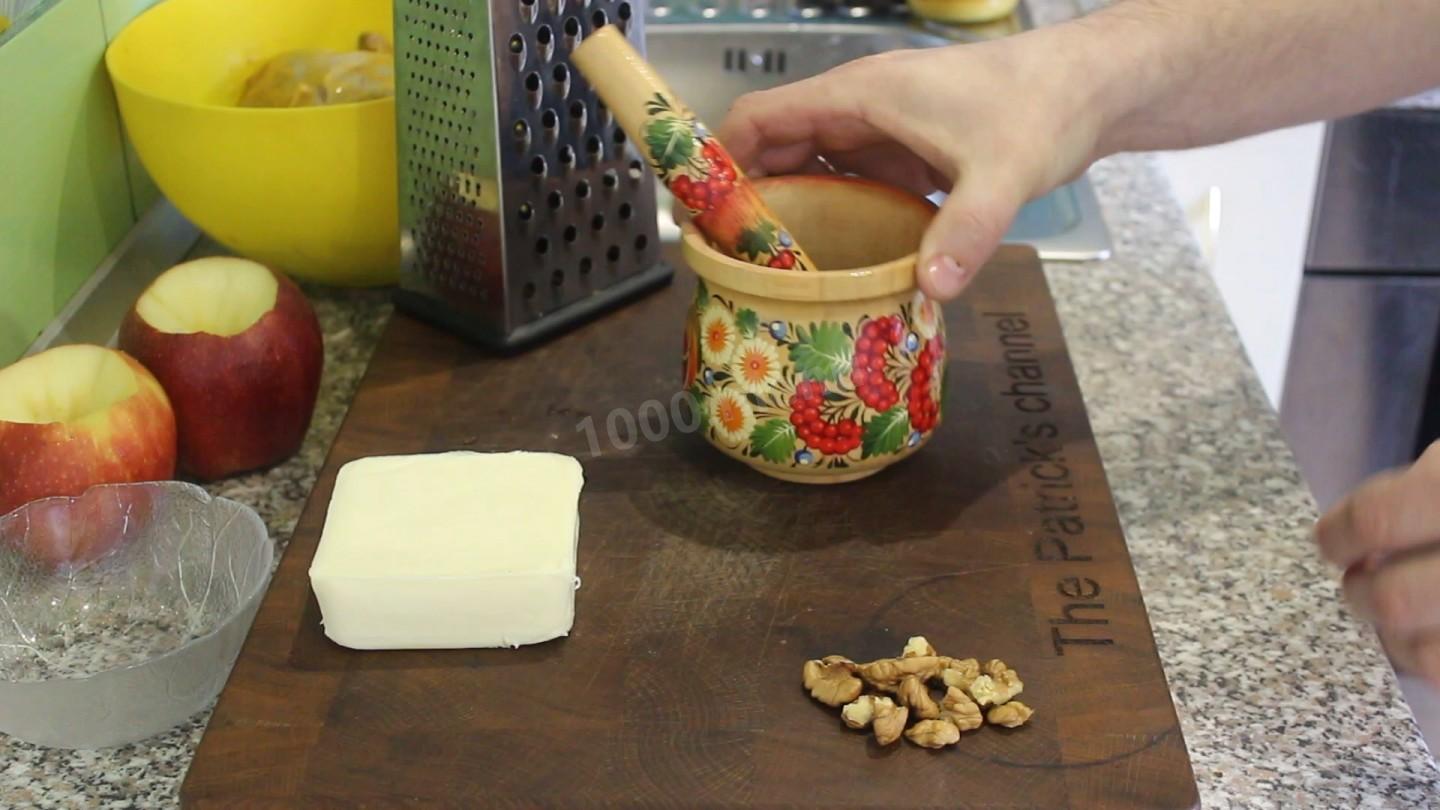 Шаг 4 приготовления Цыплята корнишоны запеченные с яблоками