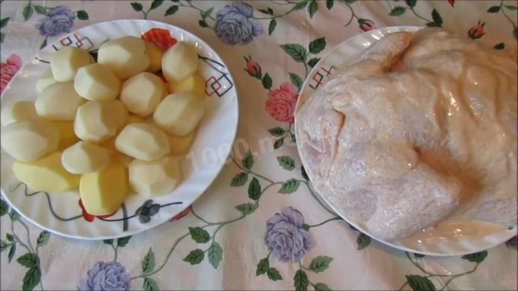 Шаг 2 приготовления Курица, запеченная с картофелем и приправой Магги в духовке