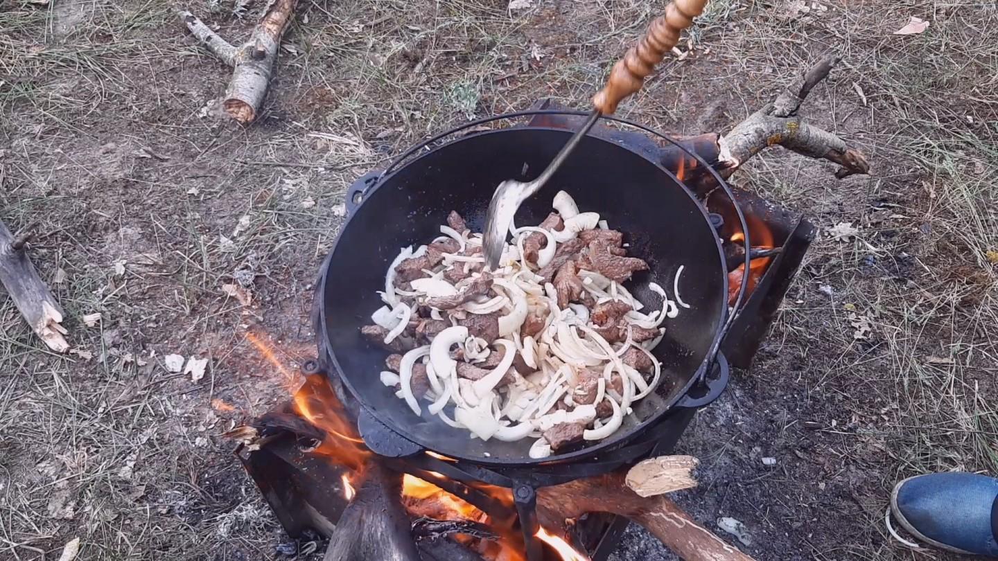 Шаг 9 приготовления Грузинские чашушули в казане