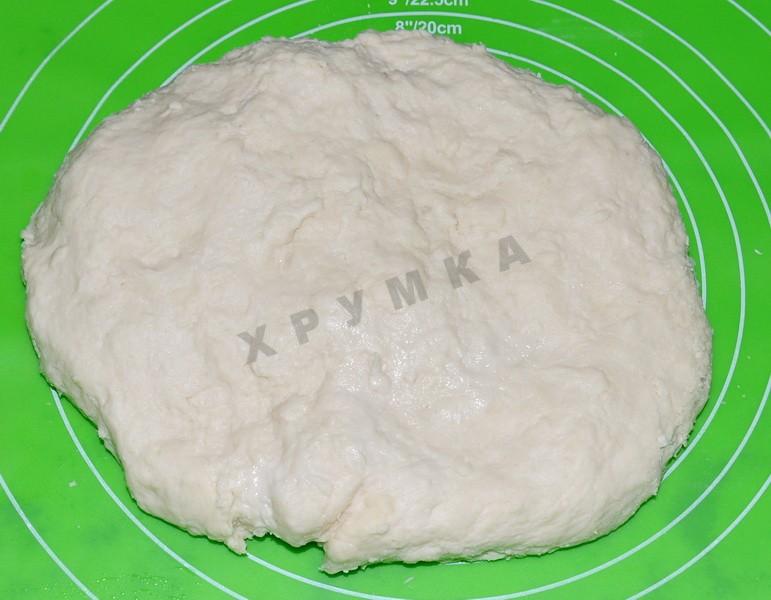 Шаг 6 приготовления Жареные пирожки с луком и яйцом на кефире