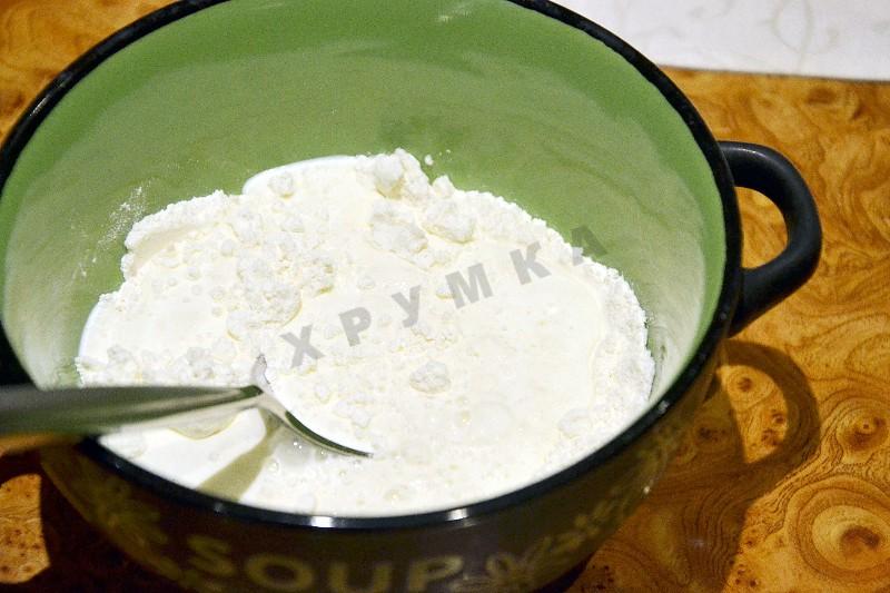 Шаг 10 приготовления Тушеная с шампиньонами индейка в соусе на сливках