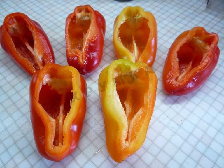 Шаг 2 приготовления Фаршированный перец запеченный в духовке с мясом