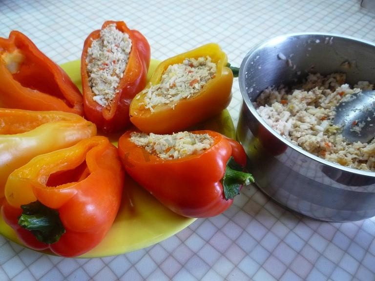 Шаг 3 приготовления Фаршированный перец запеченный в духовке с мясом