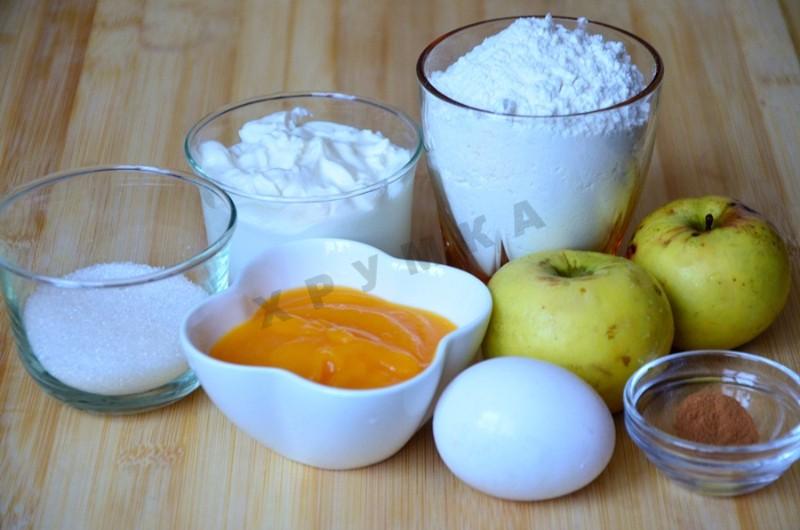 Шаг 1 приготовления Оладьи с тыквенным пюре и яблоками на сметане