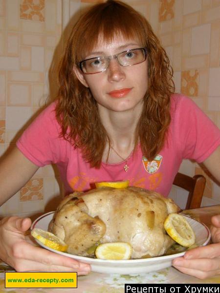 Шаг 12 приготовления Целая курица с яблочками в духовке