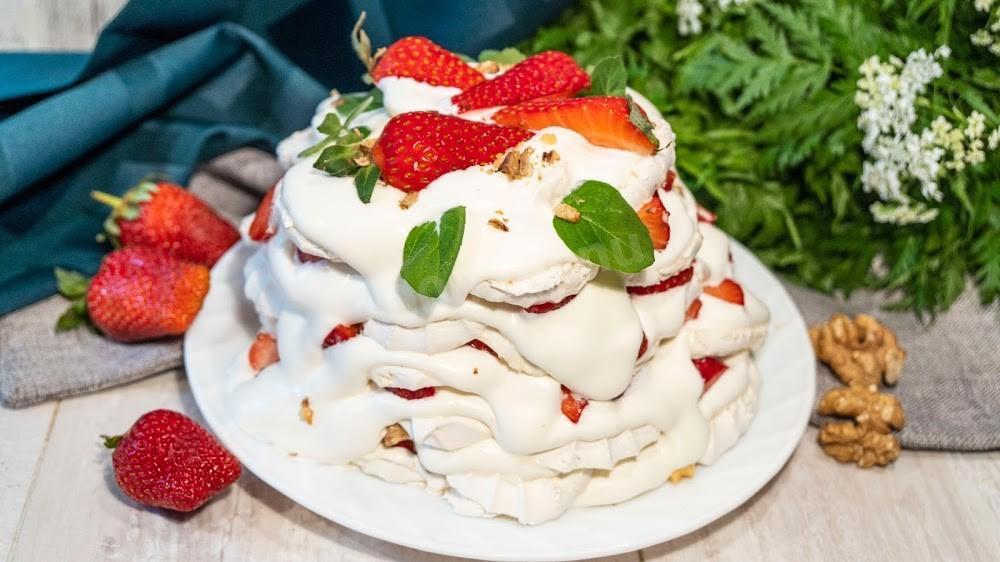 Шаг 18 приготовления Торт из зефира с клубникой без выпечки