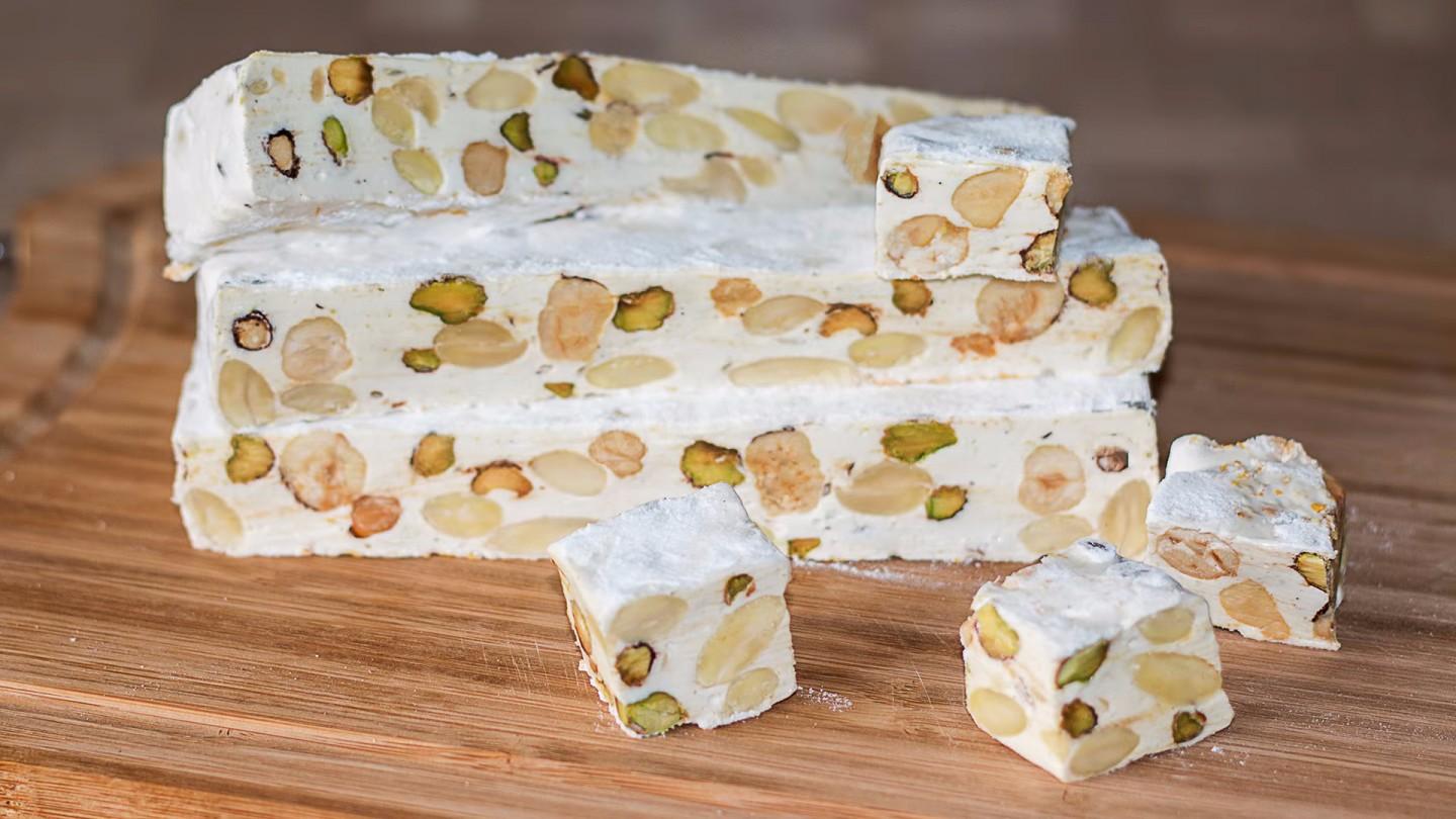 Обложка рецепта Torrone ( торроне ) - итальянская нуга