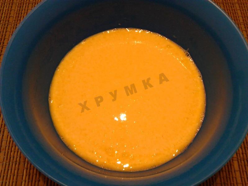 Шаг 6 приготовления Пышные оладьи с изюмом на кефире