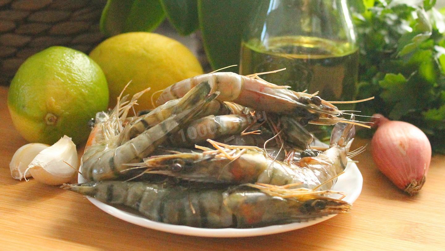Шаг 1 приготовления Жареные королевские креветки на сковороде