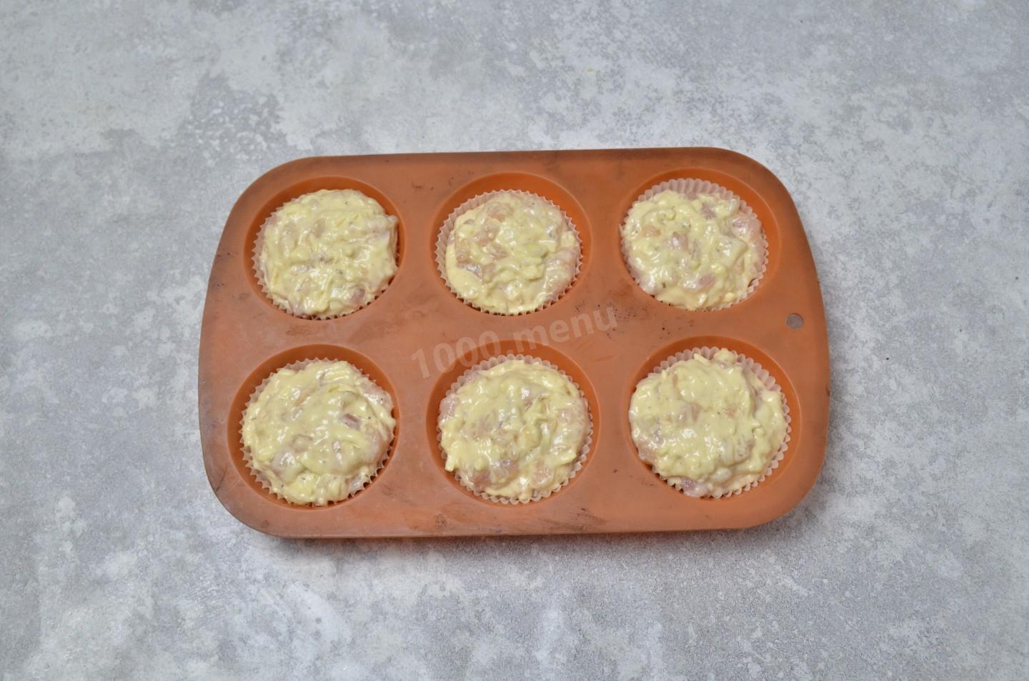 Шаг 8 приготовления Куриные маффины с сыром
