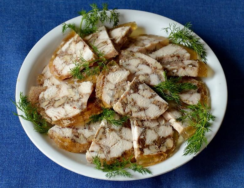 Шаг 10 приготовления Куриный рулет в пакете