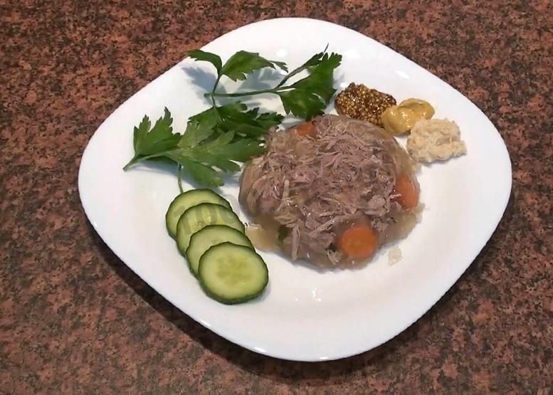 Обложка рецепта Холодец по классике из рульки и другого мяса