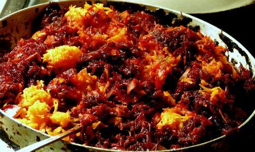 Шаг 5 приготовления Икра из свеклы с томатной пастой