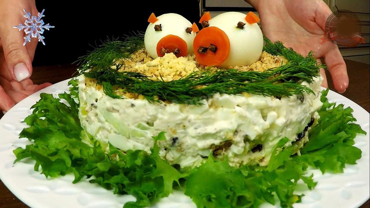 Шаг 9 приготовления Салат Нежность с курицей яйцами огурцами