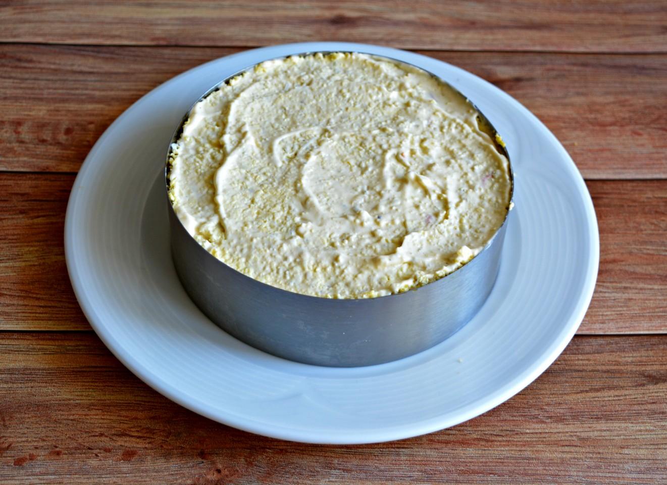 Шаг 15 приготовления Салат курица с шампиньонами и грецкими орехами