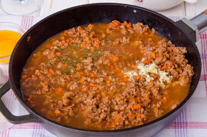 Шаг 8 приготовления Пастуший пирог классический от Гордона Рамзи