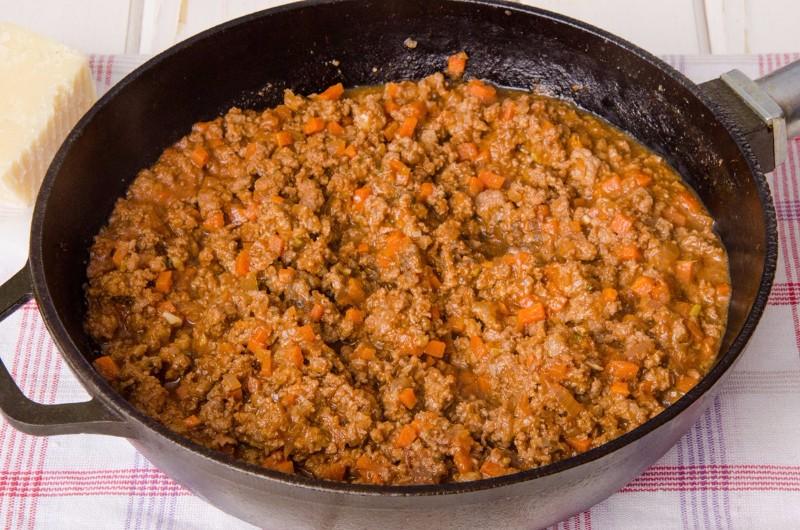 Шаг 9 приготовления Пастуший пирог классический от Гордона Рамзи