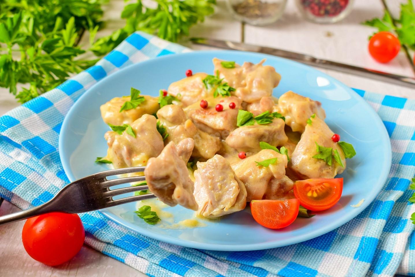 Шаг 6 приготовления Курица в сметанном соусе на сковороде