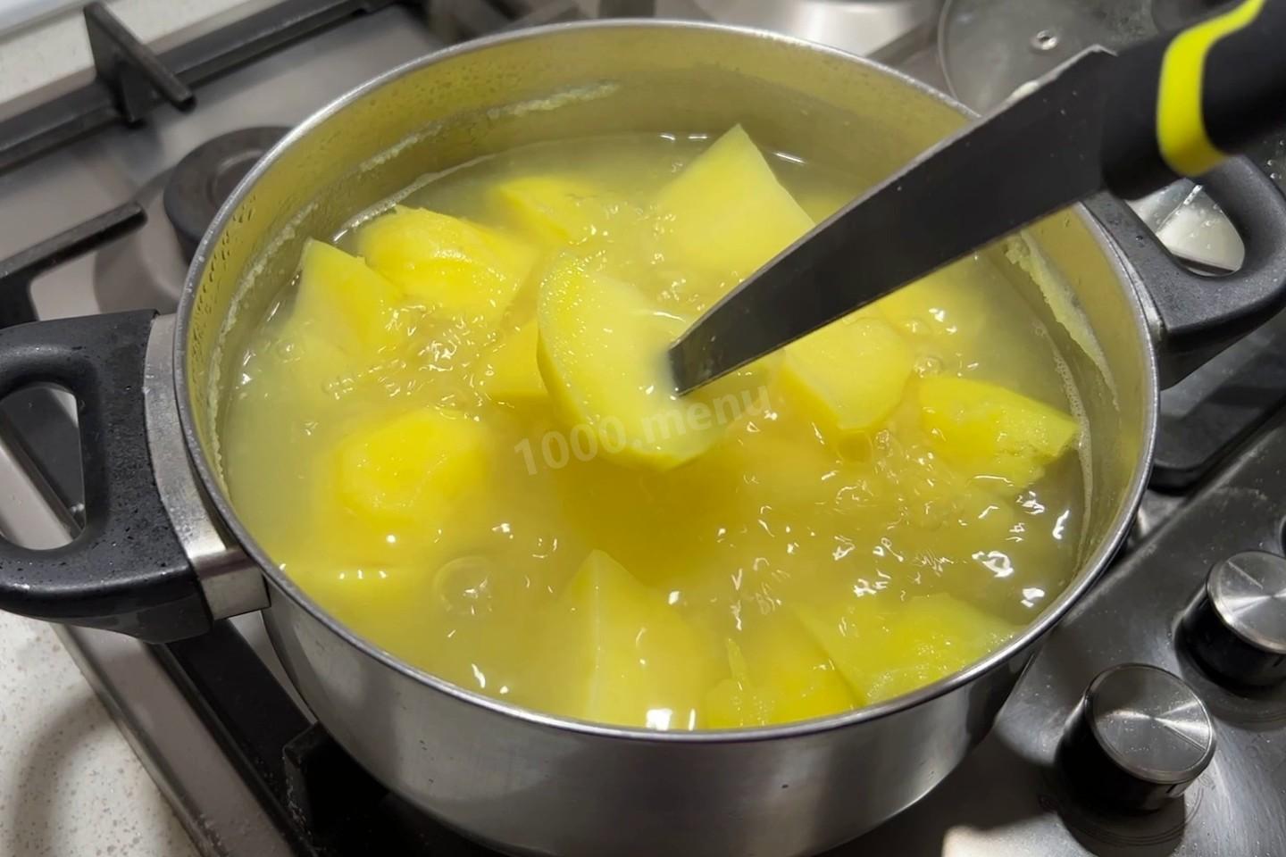 Шаг 3 приготовления Картофельное пюре с маслом и молоком