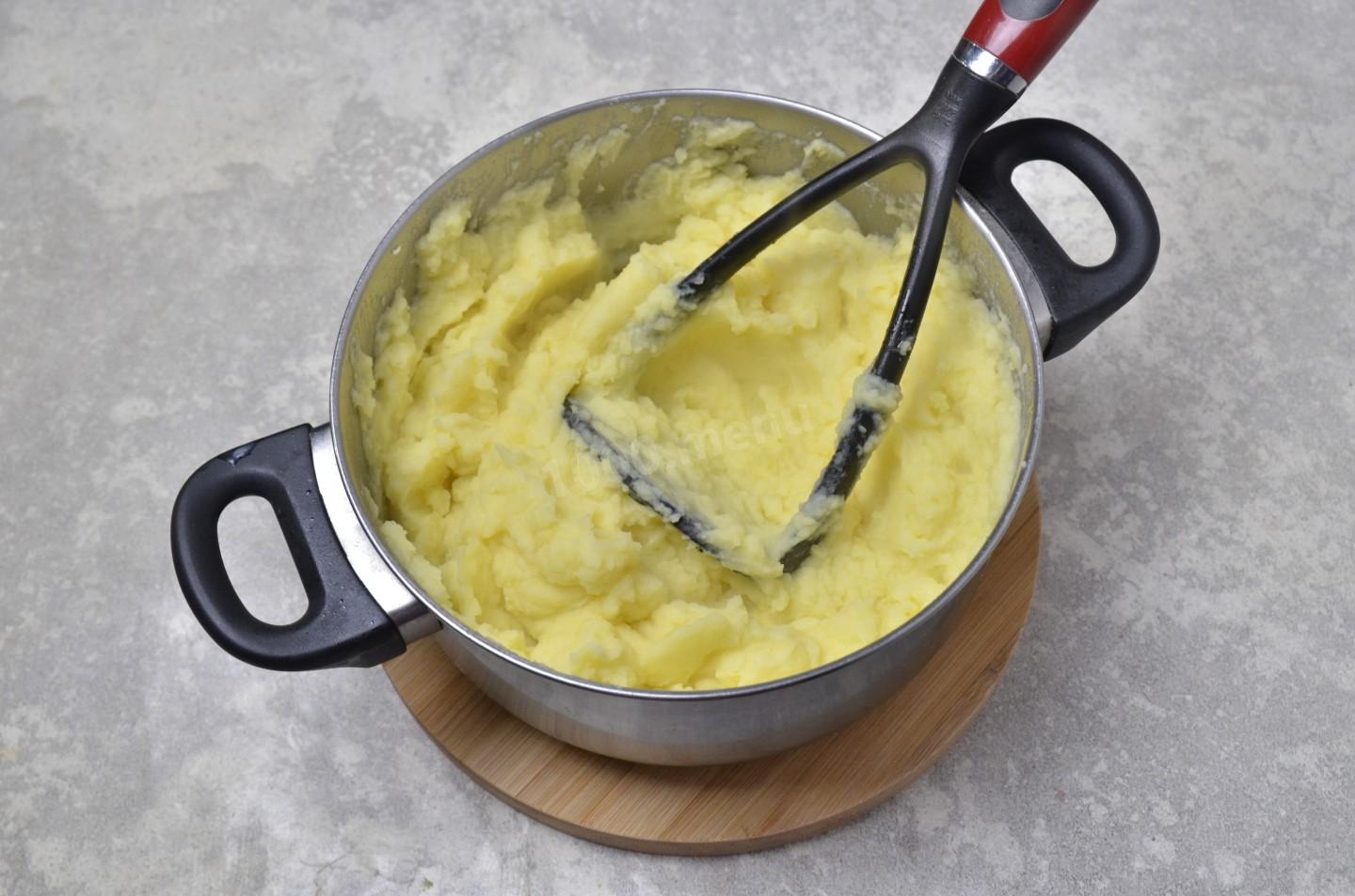 Шаг 6 приготовления Картофельное пюре с маслом и молоком
